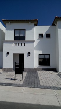 CASA AMPLIA Y NUEVA EN SAN ISIDRO JURIQUILLA en Querétaro, Querétaro