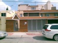 Renta Casa en La Estancia para oficinas cerradas en Zapopan, Jalisco