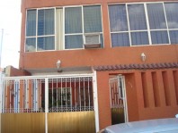 CASA EN VENTA JARDINES DEL ROSARIO 3 NIVELES en Guadalajara, Jalisco