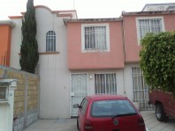 Casa en Fracc. Cerrado Jardines de Santa Rosa en puebla,, Puebla