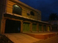 Casa con Locales en la La Tuzania / San Juan 2 en Zapopan, Jalisco