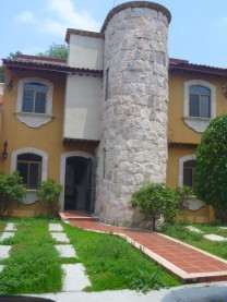Hermosa casa en Fracc. Privado, 4 recamaras, club en Morelia, Michoacán