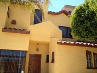 Preciosa casa en VENTA, remodelada, en cerrada en Tijuana, Baja California