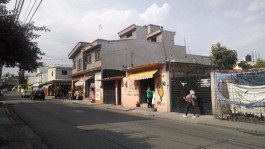 Casa con Local Comercial cerca Galerias en Cuernavaca, Morelos