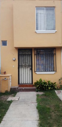 BONITA CASA DENTRO DE COTO EN PARQUES DE ZAPOPAN en Zapopan, Jalisco