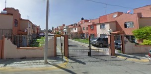 Casa en el Fraccionamiento Cofradia de San Miguel en Cuautitlán Izcalli, México