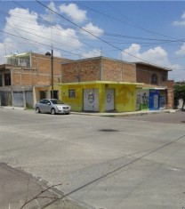VENTA DE CASA HABITACION CON LOCALAES COMERCIALES, en Aguascalientes, Aguascalientes