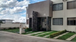 CASA DOS PLANTAS TRES RECAMARAS $830.000 en Ciudad Adolfo López Mateos, México