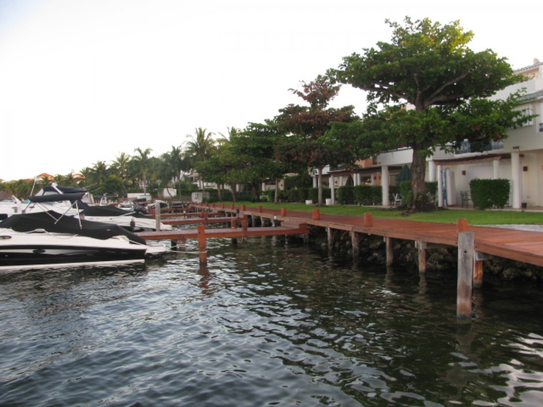 Villa en venta en Cancún, Isla Dorada en Cancún, Quintana Roo 