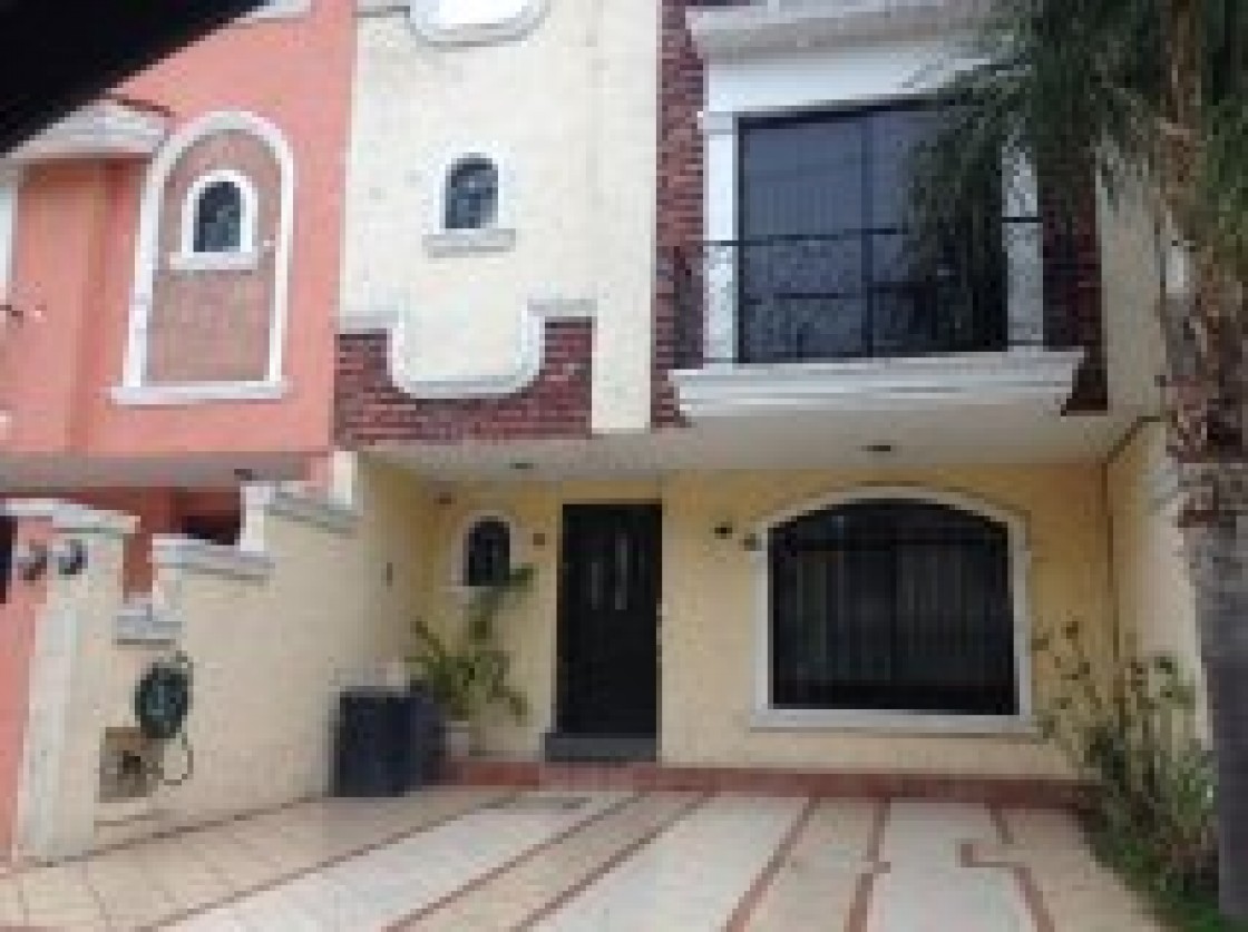 Casa en venta en Guadalupe Inn, Zapopan 13733 | Habítala