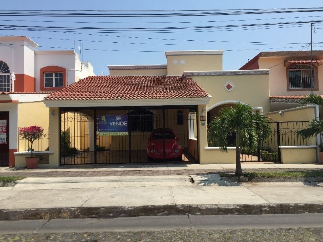 EXCELENTE UBICACIÓN & OPORTUNIDAD en Colima, Colima 