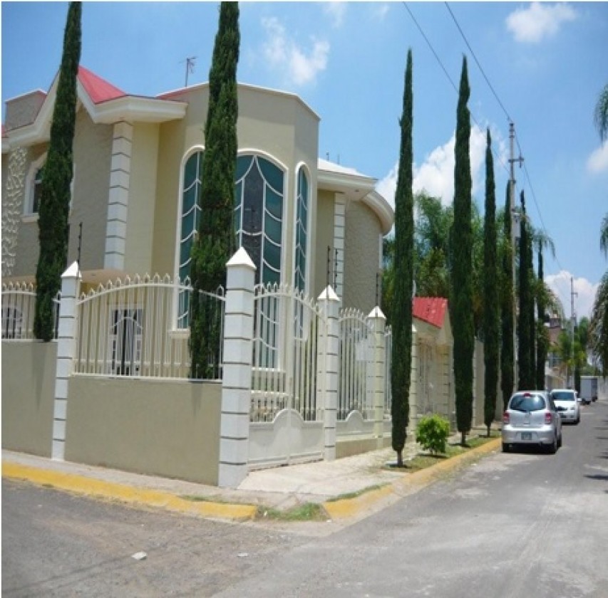 Casa en venta en San Pedro Tlaquepaque 7300 | Habítala