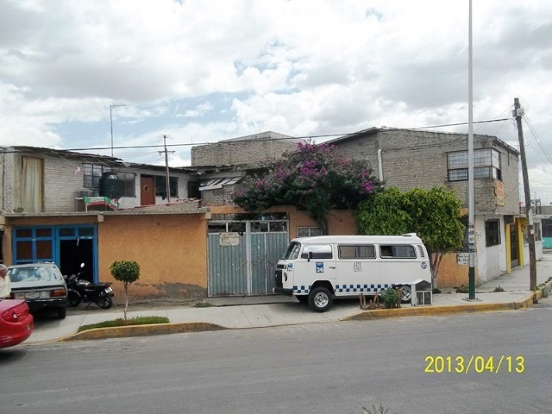 Casa en Avenida con 6Deptos, 4Baños y Escrituras en Valle de Chalco Solidaridad, México 