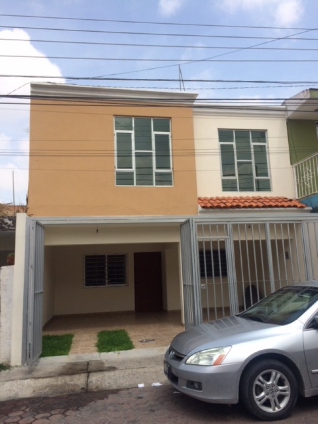 Casa en venta en Atemajac Del Valle, Zapopan 30802 | Habítala